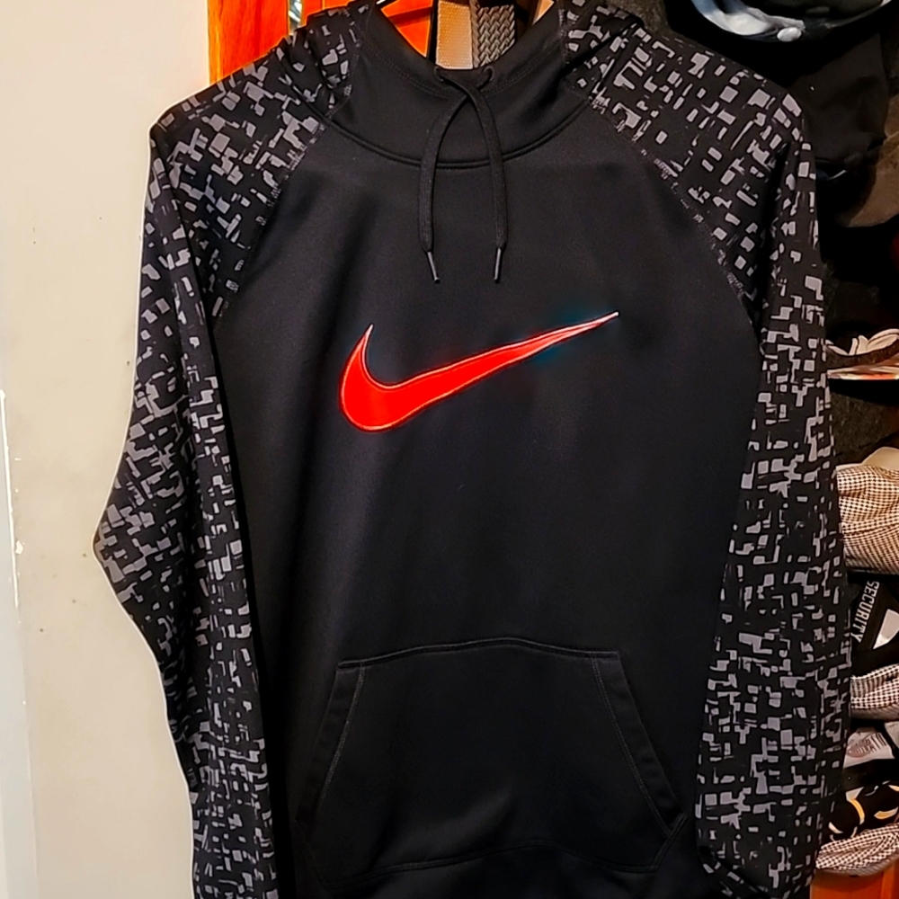 NIKE HOODIE YOUTH LARGE